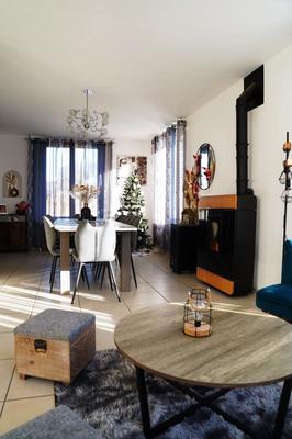 Maison - 220 m² - 8 pièces