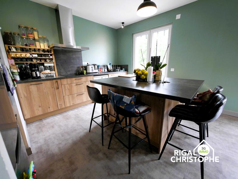 Maison - 93 m² - 5 pièces