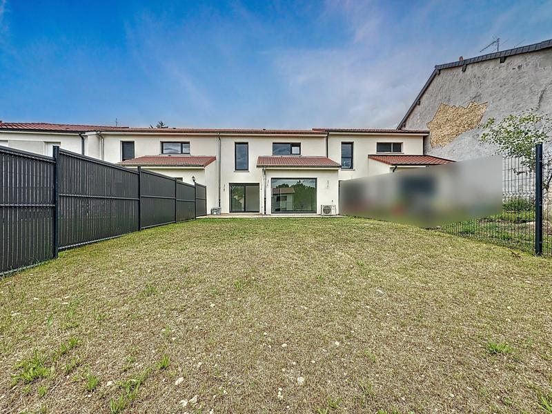 Maison - 95 m² - 5 pièces