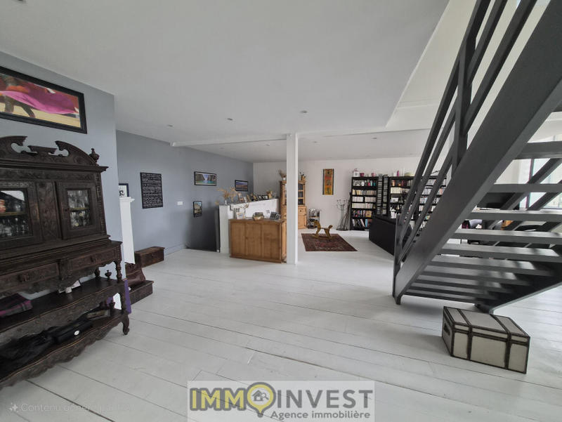 Appartement - 210 m² - 6 pièces