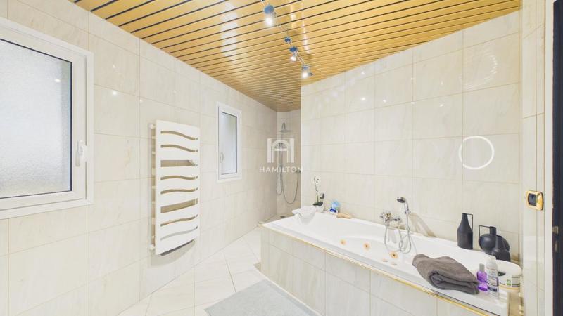 Villa - 230 m² - 7 pièces