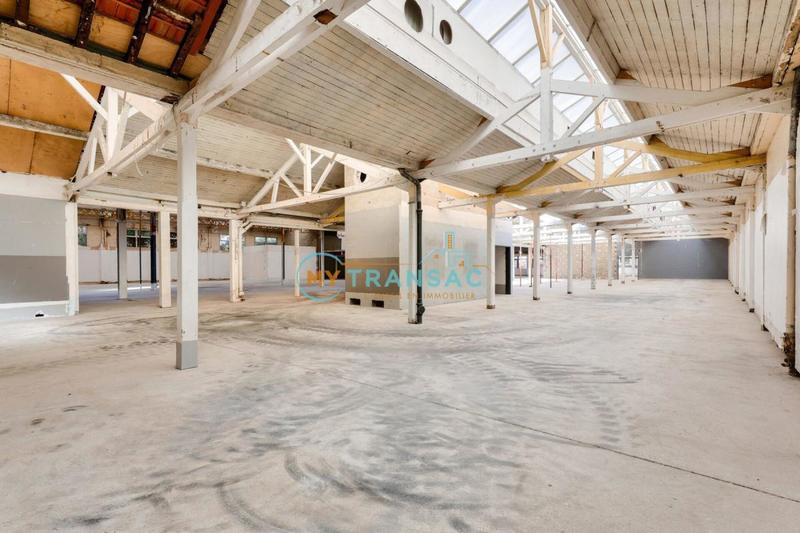 Local d'activités - 3 085 m²