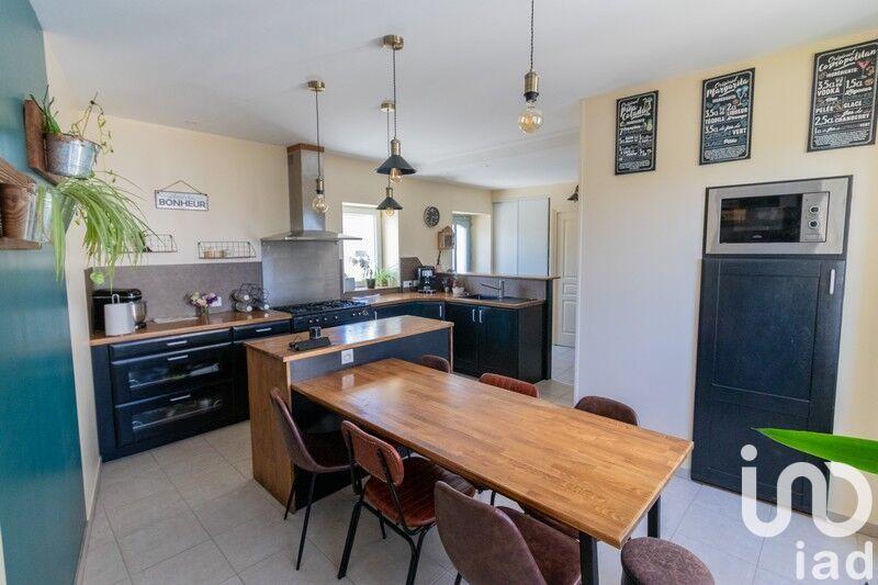 Maison - 170 m² - 8 pièces