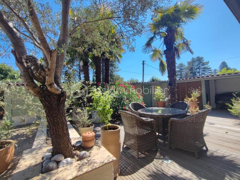 Maison - 258 m² - 6 pièces