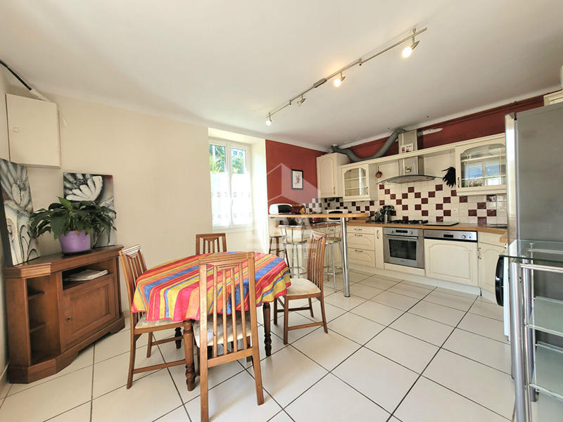 Maison - 97 m² - 4 pièces