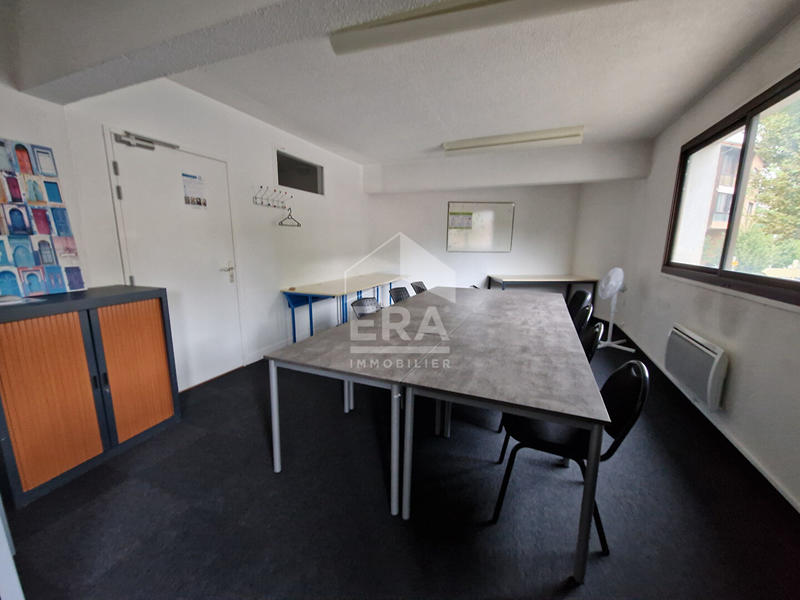 Local d'activité / Entrepôt - 111 m²