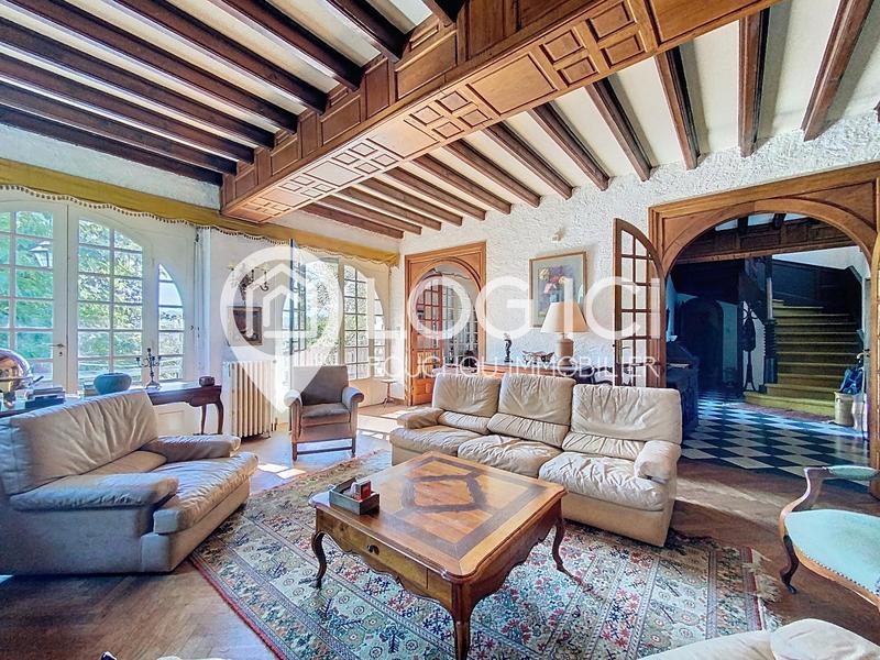 Maison - 246 m² - 7 pièces