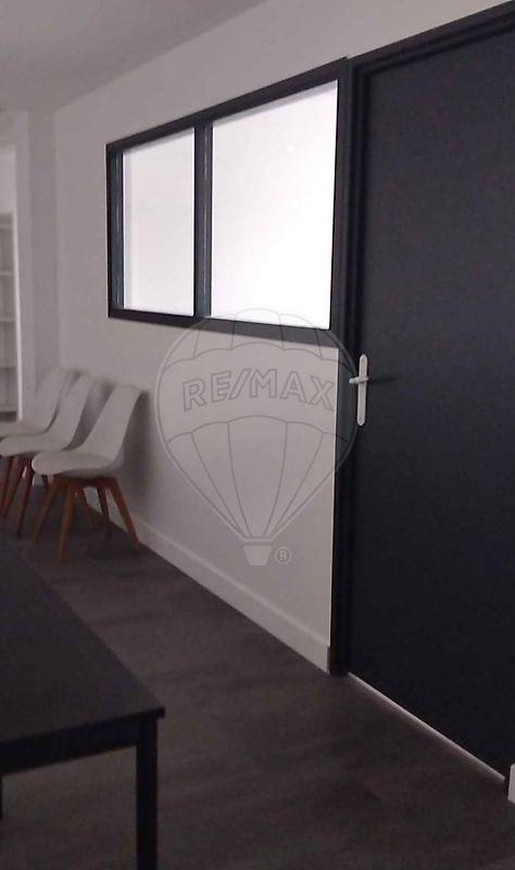 Local commercial - 230 m² - 8 pièces