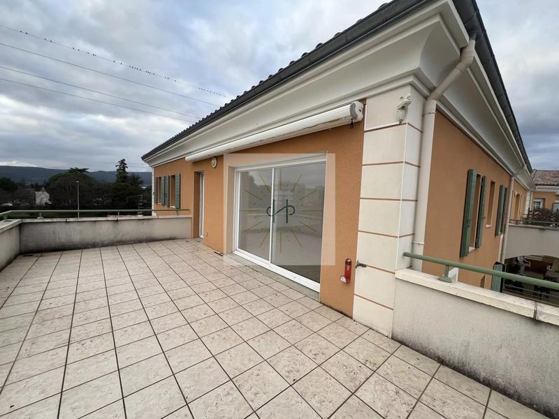 Appartement - 120 m² - 5 pièces