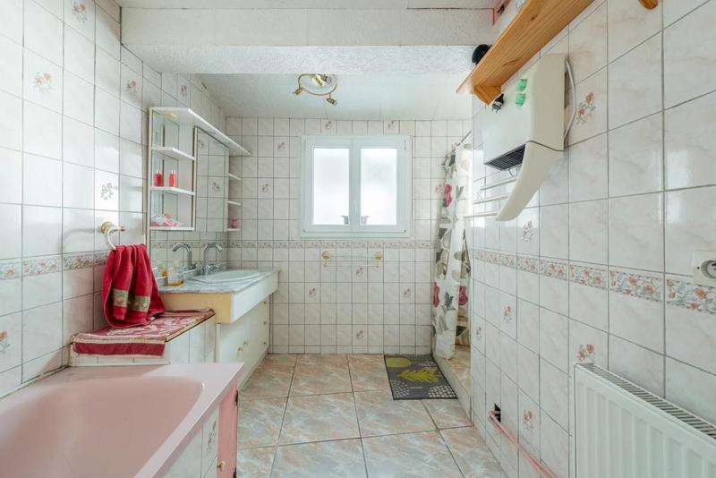 Maison - 308 m² - 11 pièces