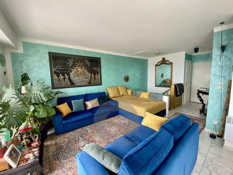 Maison jumelée - 94 m² - 5 pièces