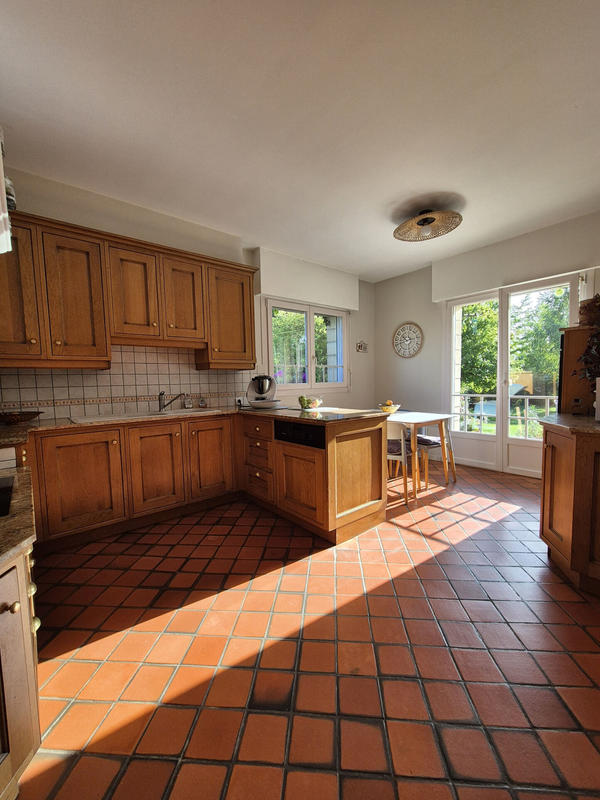 Maison - 180 m² - 8 pièces