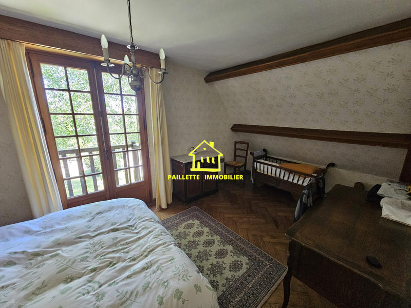 Maison - 261 m² - 7 pièces