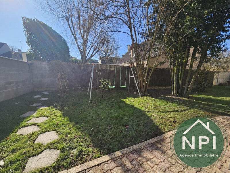 Maison - 280 m² - 9 pièces