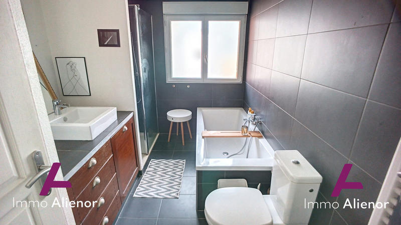 Maison - 228 m² - 11 pièces