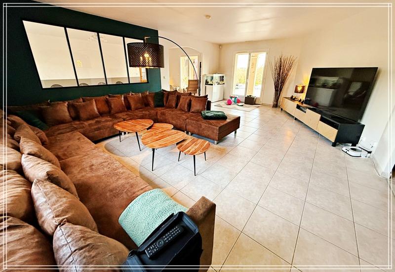 Maison - 220 m² - 7 pièces