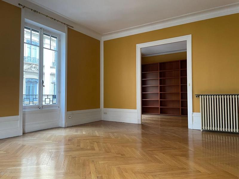 Appartement - 177 m² - 5 pièces
