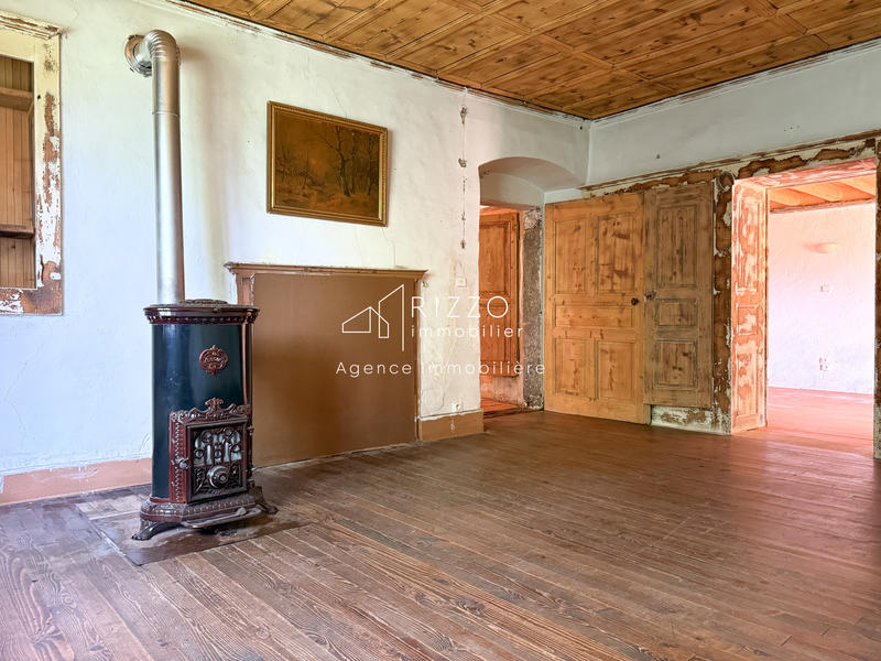 Maison - 400 m² - 4 pièces