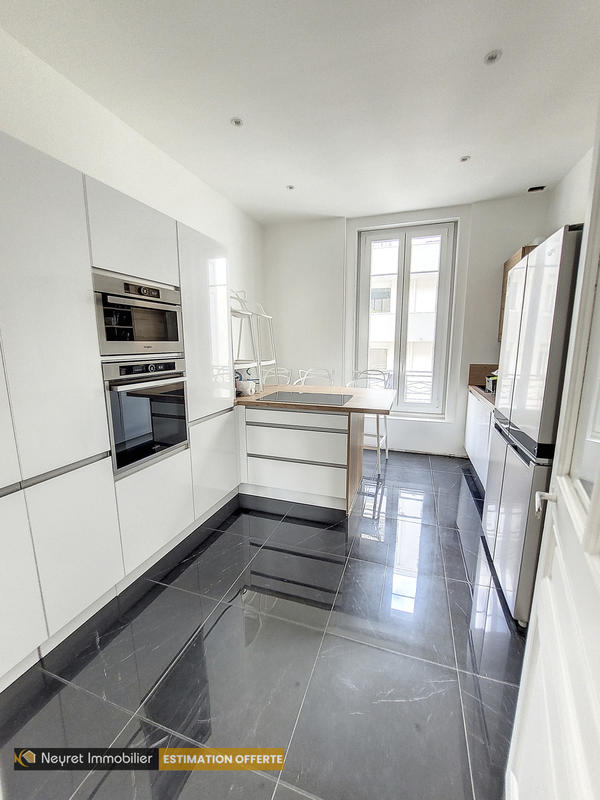 Appartement - 120 m² - 5 pièces