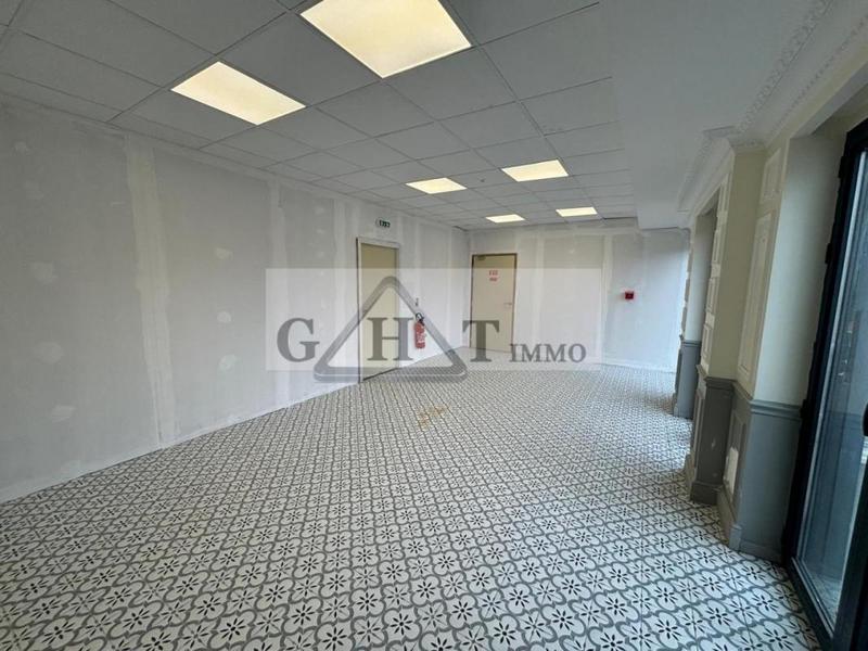 Local commercial - 411 m²