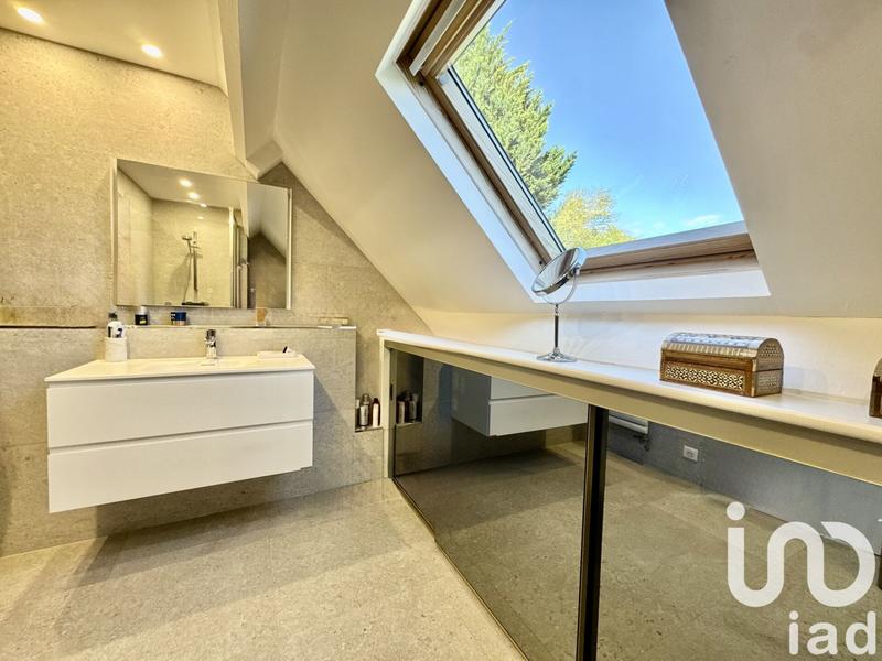 Maison - 194 m² - 6 pièces