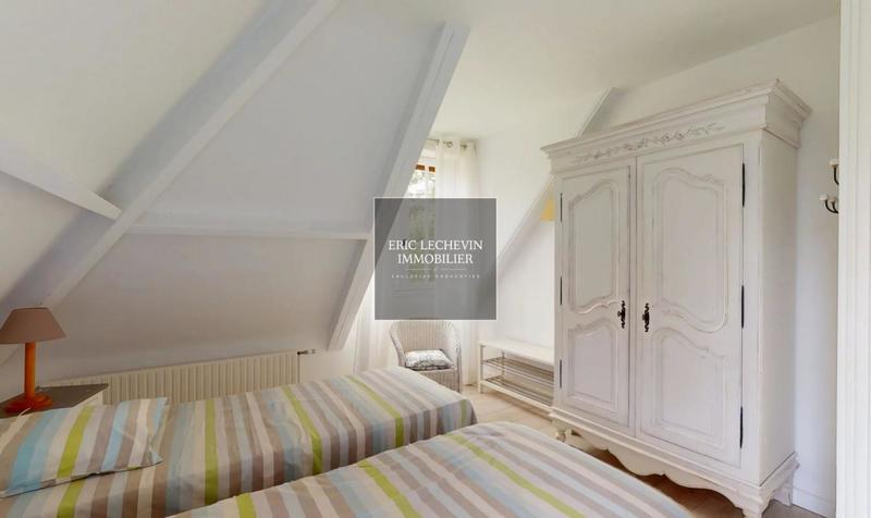 Villa - 200 m² - 10 pièces