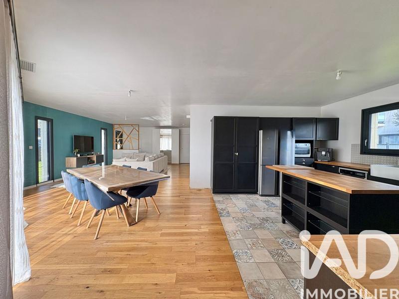 Maison - 177 m² - 6 pièces