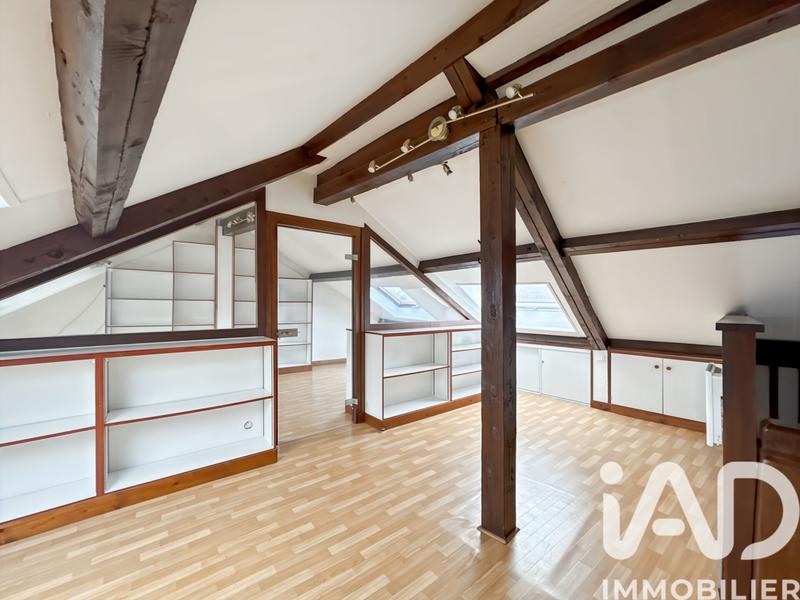 Maison - 211 m² - 8 pièces