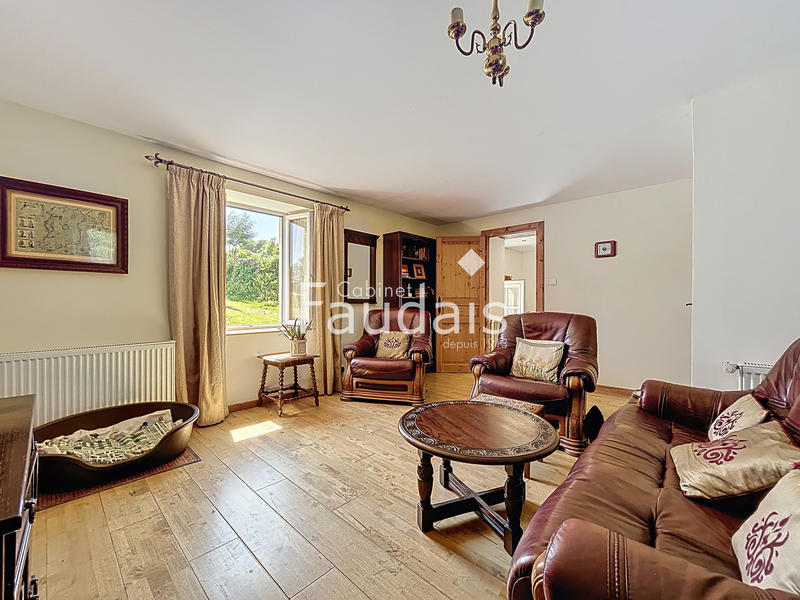 Propriété - 598 m² - 23 pièces