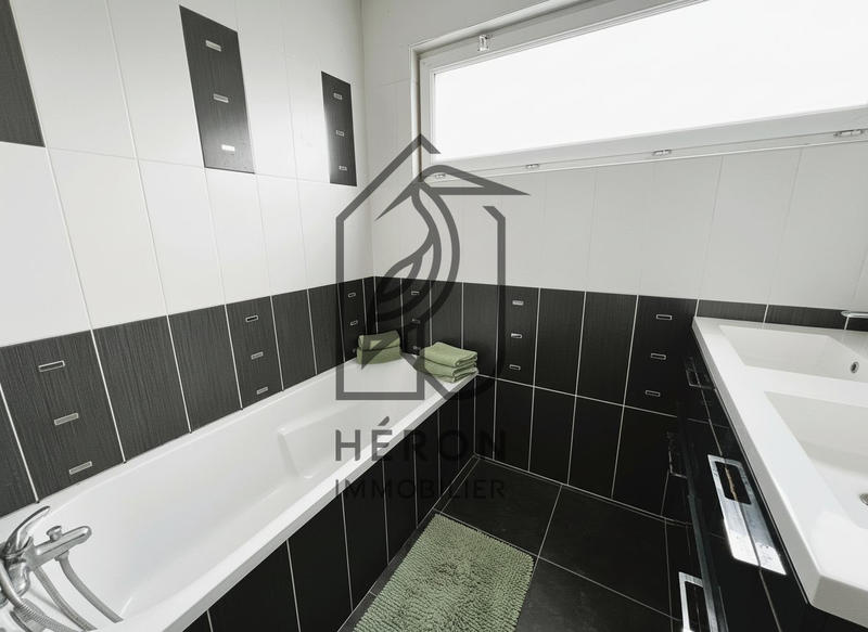 Maison - 87 m² - 6 pièces