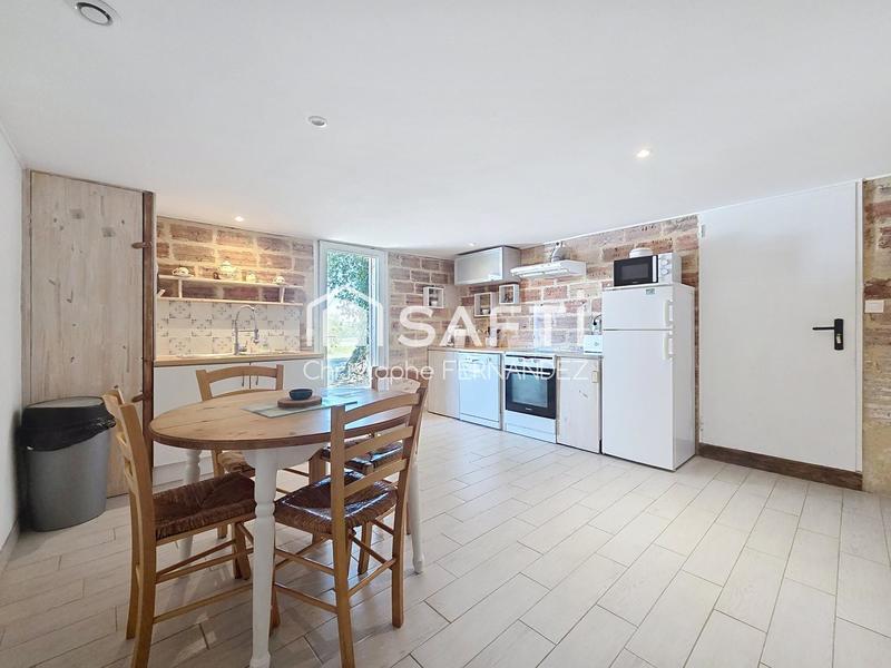 Maison - 268 m² - 9 pièces