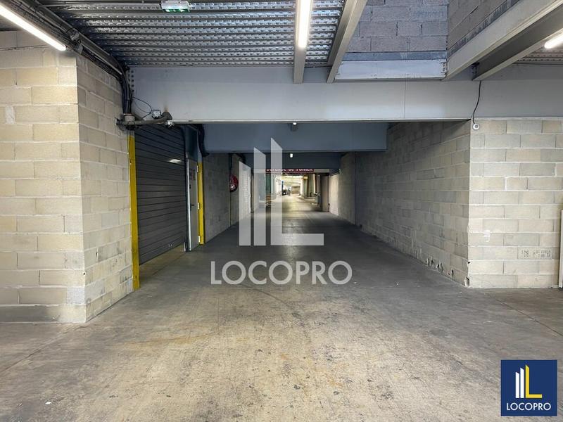 Local d'activité / Entrepôt - 2 092 m²