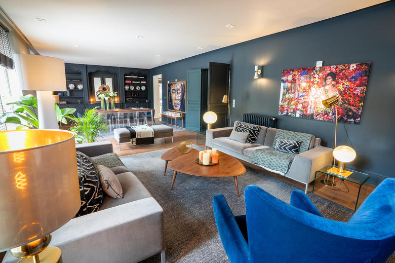 Maison - 260 m² - 10 pièces