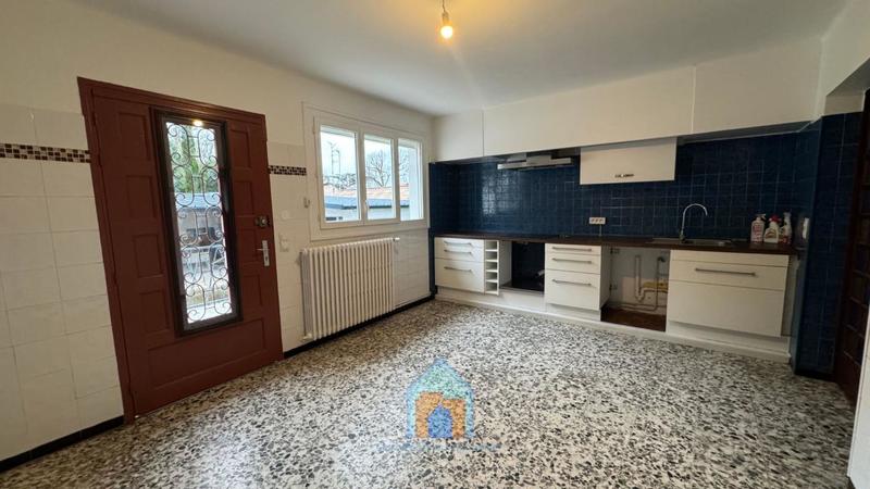 Maison ancienne - 257 m² - 10 pièces