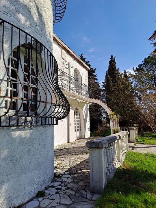 Maison - 298 m² - 6 pièces