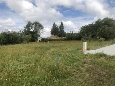 Terrain constructible - 1 400 m²