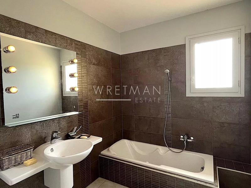 Villa - 200 m² - 5 pièces