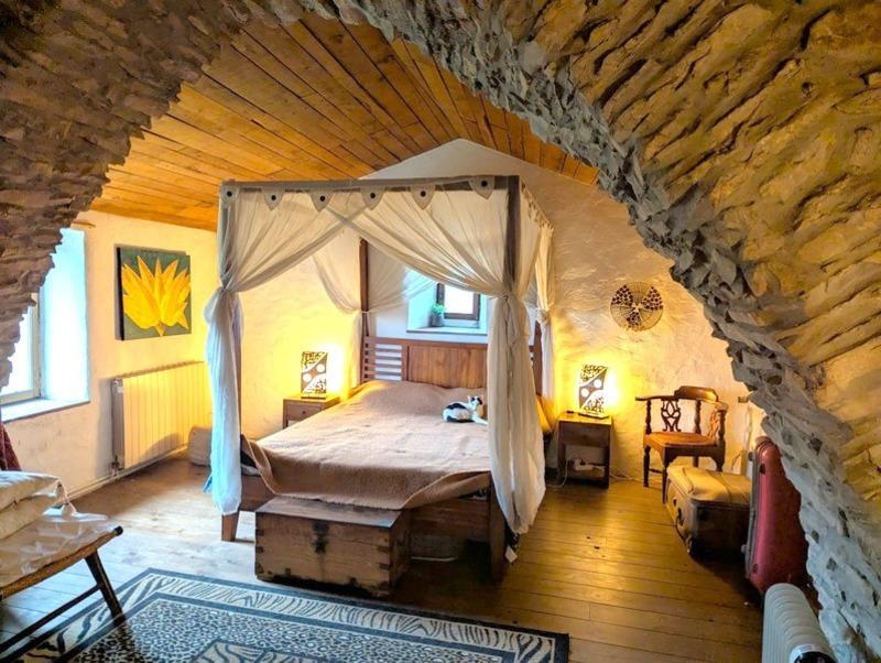 Corps de ferme - 241 m² - 6 pièces