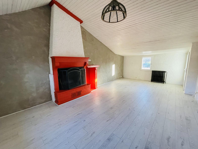 Maison - 211 m² - 7 pièces