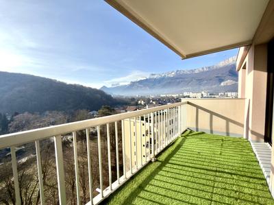 Appartement - 100 m² - 4 pièces