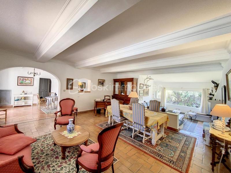 Mas - 382 m² - 13 pièces