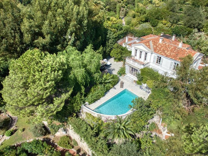 Villa - 475 m² - 12 pièces