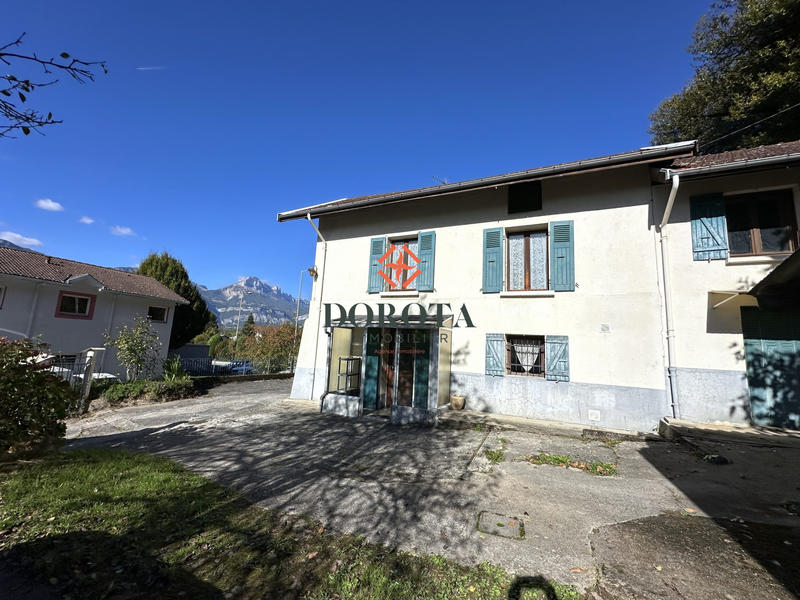 Maison - 92 m² - 5 pièces