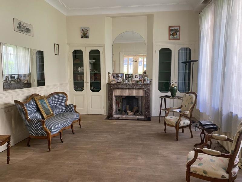 Maison - 232 m² - 8 pièces