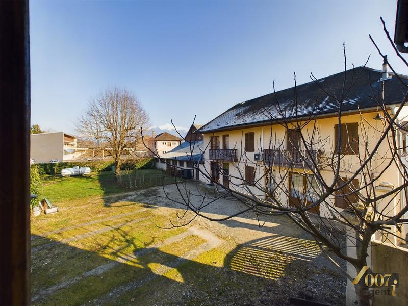 Maison - 243 m² - 9 pièces