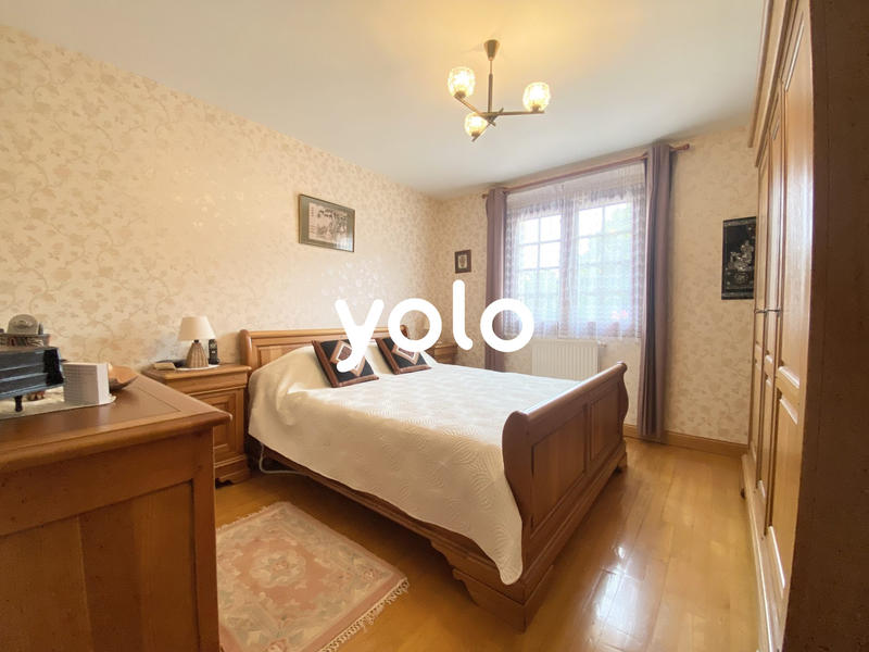 Maison traditionnelle - 200 m² - 8 pièces