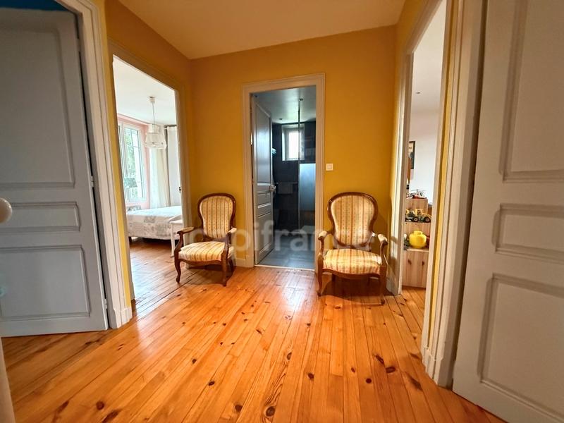 Maison - 195 m² - 9 pièces