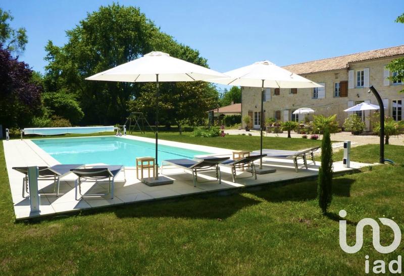 Maison - 540 m² - 15 pièces