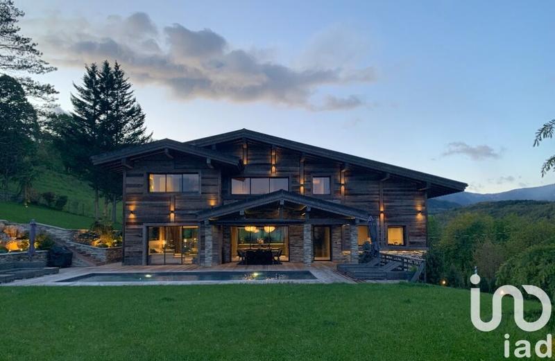 Châlet - 219 m² - 7 pièces