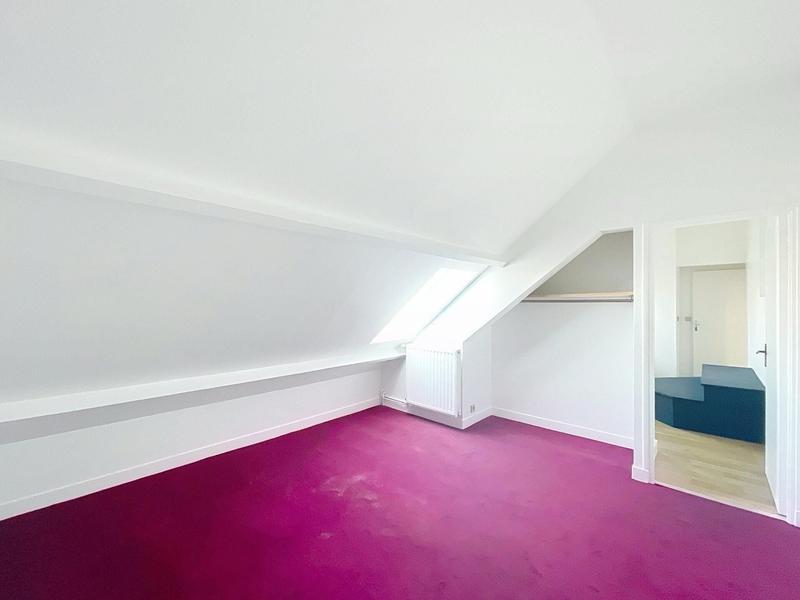 Maison - 230 m² - 8 pièces